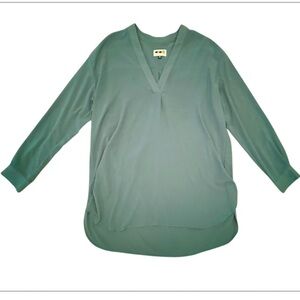CCH Collection Green/Blue Oversized Long Sleeve V-neck Blouse Size Medium $178